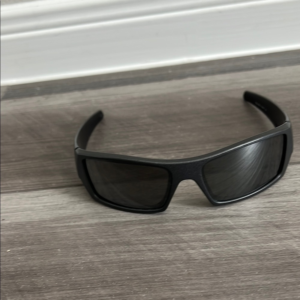 Oakley Prism Men’s Black/Charcoal Grey Sunglasses